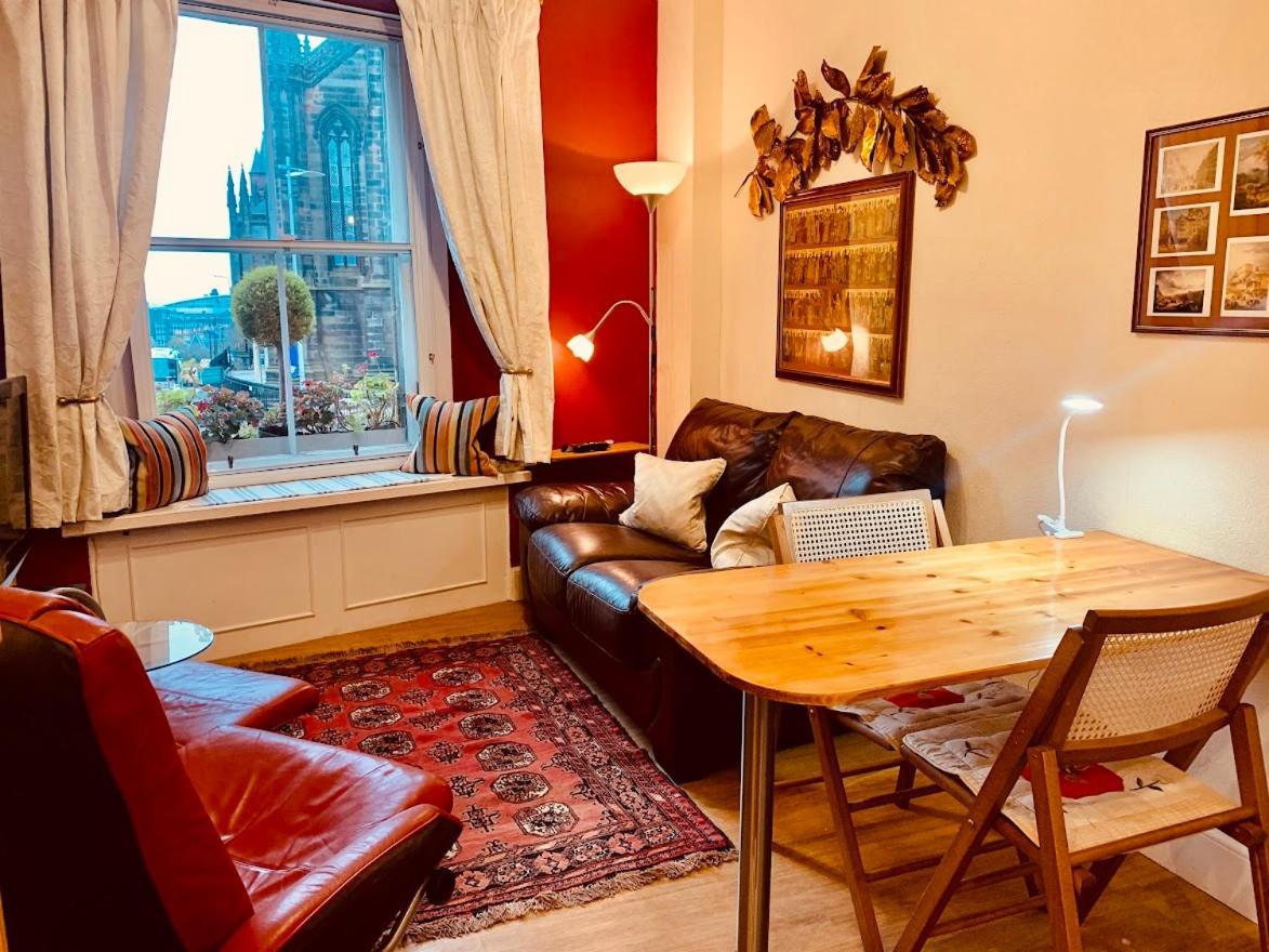 Royal Mile Apt, Just 1 Min From Edinburgh Castle! Bagian luar foto